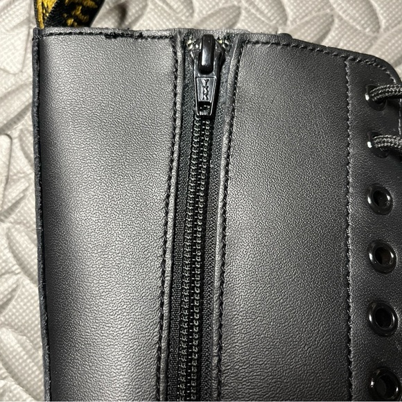 Dr. Martens Women's US 7 1914 Vonda Black Roses Softy T Leather 14-Eye Mid Calf - Picture 9 of 12